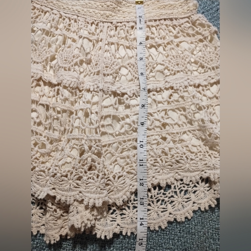 🇺🇸 Clearance 🇺🇸Blue Island Lace Crochet Shorts - Cream - Picture 2 of 4
